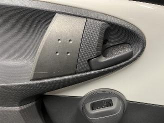 Peugeot 107 107 Hatchback 1.0 12V (384F(1KR)) [50kW]  (06-2005/05-2014) picture 27