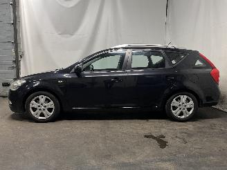 Kia Cee d Cee'd Sporty Wagon (EDF) Combi 1.4 16V (G4FA) [66kW]  (07-2009/12-2012=
) picture 4