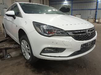 Opel Astra Astra K Sports Tourer Combi 1.6 CDTI 110 16V (B16DTE) [81kW]  (04-2016=
/08-2019) picture 2