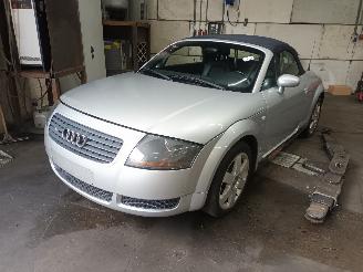 Vrakbiler auto Audi TT TT (8N3) Coupé 1.8 20V Turbo (APP) [132kW]  (05-1999/07-2000) 2000/7