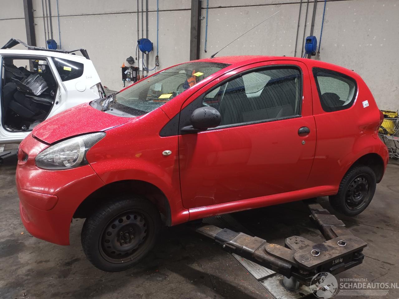 Toyota Aygo Aygo (B10) Hatchback 1.0 12V VVT-i (1KR-FE) [50kW]  (07-2005/05-2014)
