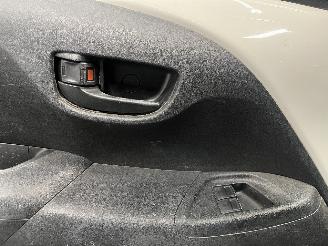Citroën C1 C1 Hatchback 1.0 Vti 68 12V (1KR-FE(CFB)) [51kW]  (04-2014/04-2018) picture 23