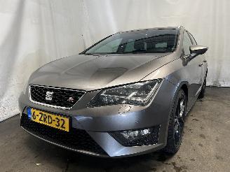 Schadeauto Seat Leon Leon ST (5FF) Combi 5-drs 1.4 TSI ACT 16V (CZEA) [110kW]  (05-2014/08-=
2020) 2015/3