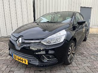 Schadeauto Renault Clio Clio IV (5R) Hatchback 5-drs 1.2 TCE 16V GT EDC (H5F-412(H5F-G4)) [87k=
W]  (01-2016/08-2021) 2018/3