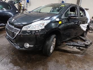 Sloopauto Peugeot 208 208 I (CA/CC/CK/CL) Hatchback 1.2 Vti 12V PureTech 82 (EB2F(HMZ)) [60k=
W]  (03-2012/12-2019) 2014/4
