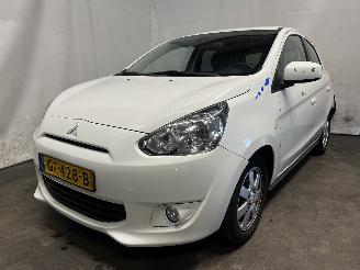 Schadeauto Mitsubishi Space-star Space Star (A0) Hatchback 1.0 12V (3A90(Euro 5)) [52kW]  (05-2012/...)= 2015/5