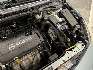 Opel Astra Astra J (PC6/PD6/PE6/PF6) Hatchback 5-drs 1.6 16V (A16XER(Euro 5)) [85=
kW]  (12-2009/10-2015) picture 13
