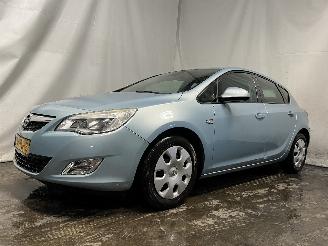 Opel Astra Astra J (PC6/PD6/PE6/PF6) Hatchback 5-drs 1.6 16V (A16XER(Euro 5)) [85=
kW]  (12-2009/10-2015) picture 3