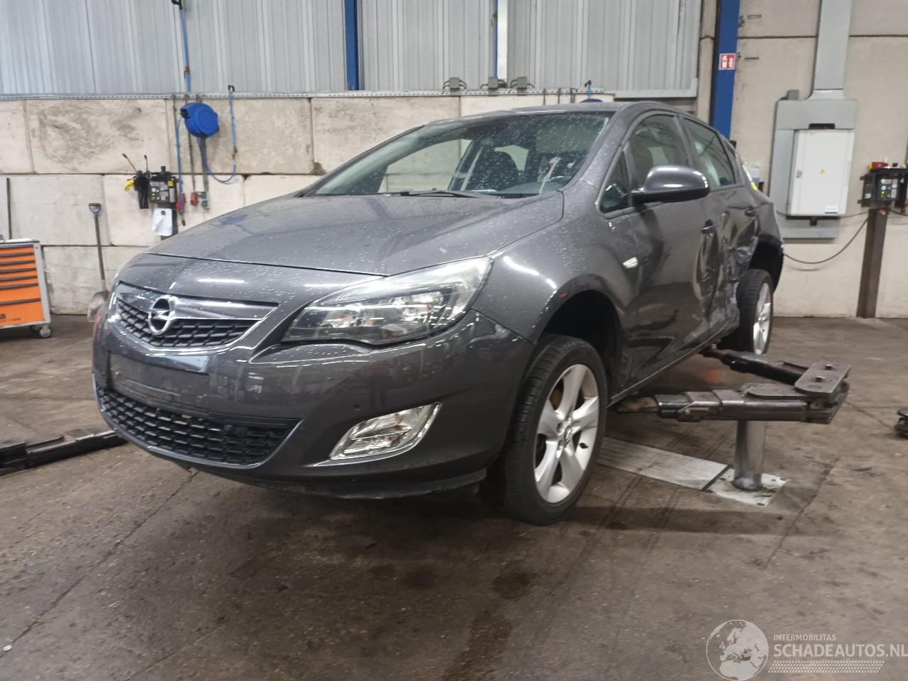 Opel Astra Astra J (PC6/PD6/PE6/PF6) Hatchback 5-drs 1.6 16V (B16XER(Euro 6)) [85=
kW]  (12-2009/10-2015)