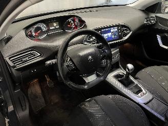 Peugeot 308 308 SW (L4/L9/LC/LJ/LR) Combi 5-drs 1.2 12V e-THP PureTech 130 (EB2DTS=
(HNY)) [96kW]  (03-2014/06-2021) picture 13