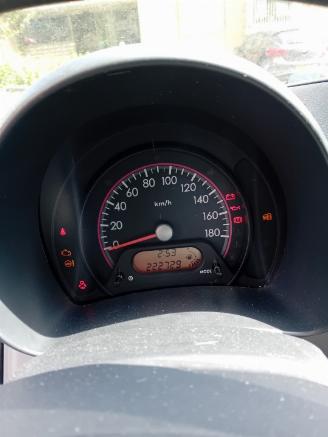 Nissan Pixo Pixo (D31S) Hatchback 1.0 12V (K10B(Euro 5)) [50kW]  (03-2009/10-2013)= picture 2