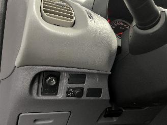 Nissan Almera Almera Tino (V10M) MPV 1.8 16V (QG18DE) [85kW]  (12-2002/02-2006) picture 22