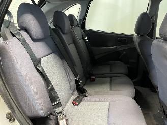 Nissan Almera Almera Tino (V10M) MPV 1.8 16V (QG18DE) [85kW]  (12-2002/02-2006) picture 14