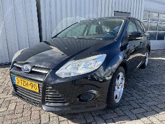 uszkodzony samochody osobowe Ford Focus Focus 3 Wagon Combi 1.6 TDCi ECOnetic (NGDB) [77kW]  (05-2012/05-2018)= 2014/6