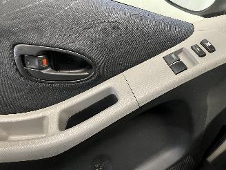 Toyota Yaris Yaris II (P9) Hatchback 1.3 16V VVT-i (2SZFE) [64kW]  (08-2005/11-2010=
) picture 23