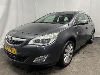 krockskadad bil auto Opel Astra Astra J Sports Tourer (PD8/PE8/PF8) Combi 1.4 16V ecoFLEX (A14XER(Euro=
 5)) [74kW]  (10-2010/10-2015) 2011/11