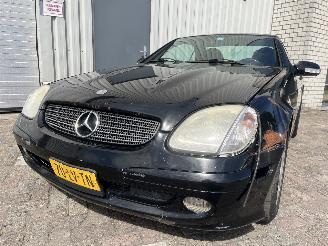 Uttjänta bilar auto Mercedes SLK SLK (R170) Cabrio 2.0 200 16V (M111.946) [100kW]  (09-1996/03-2000) 2001/8