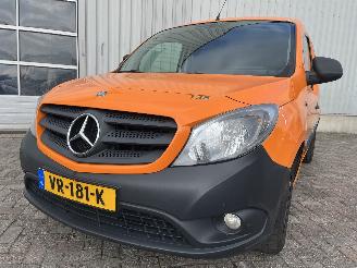 Vaurioauto  passenger cars Mercedes Citan Citan (415.6) Van 1.5 108 CDI (OM607.951(K9K)) [55kW]  (11-2012/08-202=
1) 2015/9