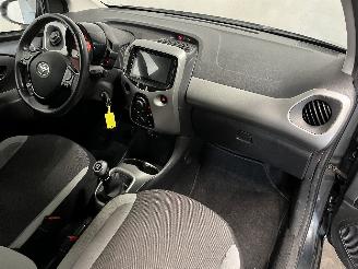 Toyota Aygo Aygo (B40) Hatchback 1.0 12V VVT-i (1KR-FE) [51kW]  (05-2014/06-2018) picture 19