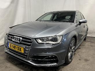 krockskadad bil auto Audi S3 S3 Sportback (8VA/8VF) Hatchback 5-drs 2.0 T FSI 16V (CJXC) [221kW]  (=
11-2012/10-2020) 2014/1