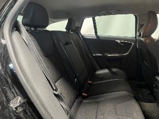 Volvo V-60 V60 I (FW/GW) Combi 2.0 D3 20V (D5204T3) [120kW]  (07-2010/12-2014) picture 18