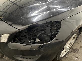 Volvo V-60 V60 I (FW/GW) Combi 2.0 D3 20V (D5204T3) [120kW]  (07-2010/12-2014) picture 14