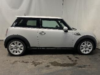 Mini Mini Mini (R56) Hatchback 1.6 16V Cooper S (N14-B16A) [128kW]  (10-2006/02-=
2010) picture 6