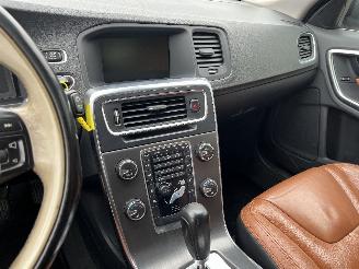 Volvo V-60 V60 I (FW/GW) Combi 2.0 D3 20V (D5204T3) [120kW]  (07-2010/12-2014) picture 23