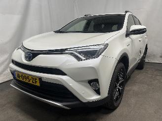 damaged passenger cars Toyota Rav-4 RAV4 (A4) Terreinwagen 2.5 Hybrid 16V VVT-i 4x2 (2ARFXE(Euro 6)) [145k=
W]  (10-2015/01-2019) 2016/3