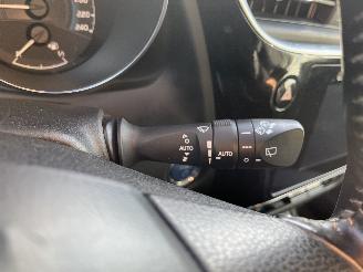 Toyota Auris Auris (E18) Hatchback 5-drs 1.8 16V Hybrid (2ZRFXE) [100kW]  (10-2012/=
03-2019) picture 36