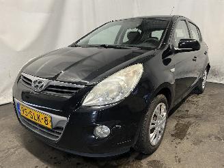 Damaged car Hyundai I-20 i20 Hatchback 1.2i 16V (G4LA) [57kW]  (09-2008/12-2012) 2011/10