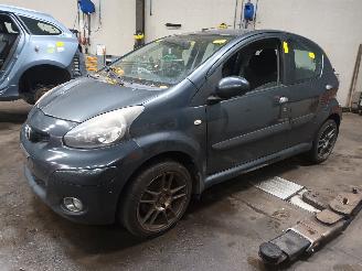 disassembly passenger cars Toyota Aygo Aygo (B10) Hatchback 1.0 12V VVT-i (1KR-FE) [50kW]  (07-2005/05-2014) 2010/6