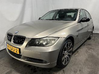 uszkodzony samochody osobowe BMW 3-serie 3 serie (E90) Sedan 320i 16V (N43-B20A) [125kW]  (09-2007/10-2011) 2008/8