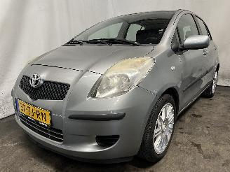 damaged passenger cars Toyota Yaris Yaris II (P9) Hatchback 1.3 16V VVT-i (2SZFE) [64kW]  (08-2005/11-2010=
) 2006/9