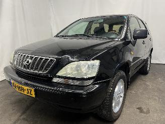 skadebil auto Lexus RX RX (MCU15) SUV 300 V6 24V VVT-i (1MZ-FE) [148kW]  (10-2000/05-2003) 2002/1