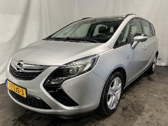 Voiture accidenté Opel Zafira Zafira Tourer (P12) MPV 1.4 Turbo 16V EcoFLEX (A14NET(Euro 5)) [103kW]=
  (10-2011/05-2018) 2012/2