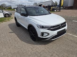 Volkswagen T-Roc 1.5 TSI DSG    First registration 16-05-2023 picture 2