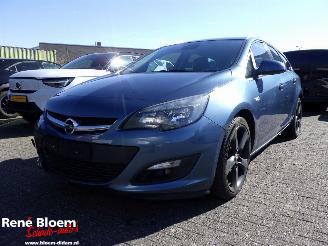 Coche accidentado Opel Astra 2.0 CDTI Edition 165pk Aut 2015/3