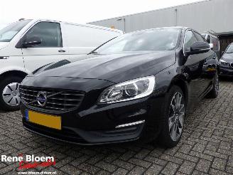 krockskadad bil auto Volvo V-60 2.0 D3 Polar+ Navi 150pk 2017/10
