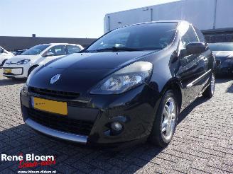 Schadeauto Renault Clio 1.5 DCI Parisienne Airco 2011/11