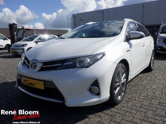 Voiture accidenté Toyota Auris 1.6 Hybrid Lease 2013/9