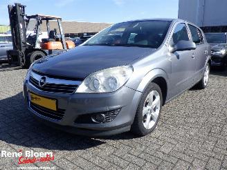 Vaurioauto  passenger cars Opel Astra 1.6 Edition 105pk Aut LPG 2007/8