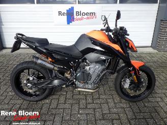 krockskadad bil motor KTM Sportster XL 883 890 Duke 2022/3