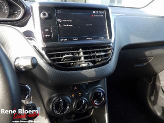 Peugeot 208 1.2 PureTech Signature Navi 5drs picture 18