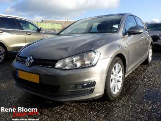 Schadeauto Volkswagen Golf 1.0 TSI Comfortline 5drs 2017/2
