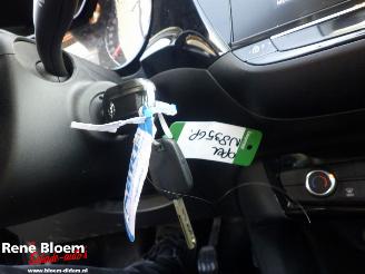 Opel Corsa 1.2 Editoin 5drs Navi picture 17