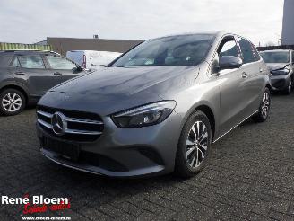 Damaged car Mercedes B-klasse 180D Business Solution Plus 2019/12