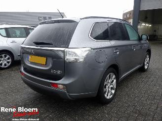 krockskadad bil auto Mitsubishi Outlander 2.0 PHEV Executive Edition AWD 2014/5