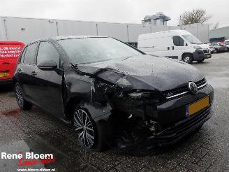 Volkswagen Golf 1.6 TDI R-Line Automaat picture 5