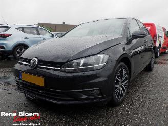 krockskadad bil auto Volkswagen Golf 1.6 TDI R-Line Automaat 2017/6